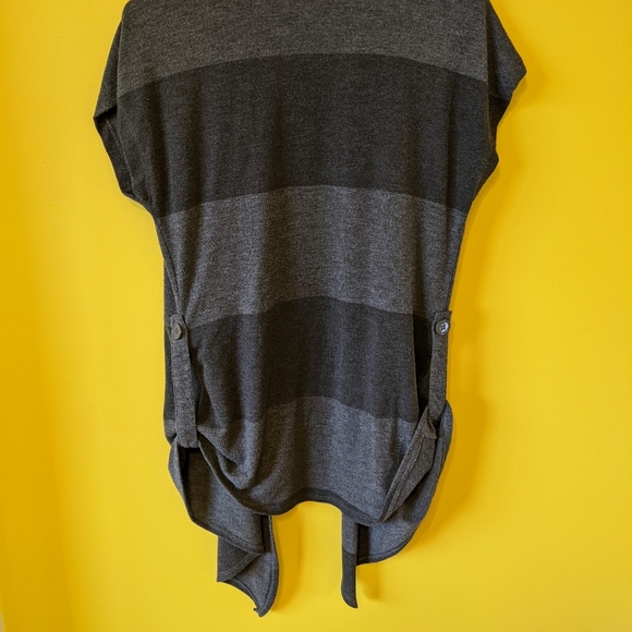 Top - Picture 3 of 5